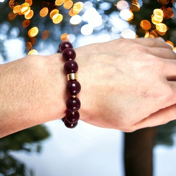 10 mm Faceted Ruby Quartz bracelet - Picture 3 of 3